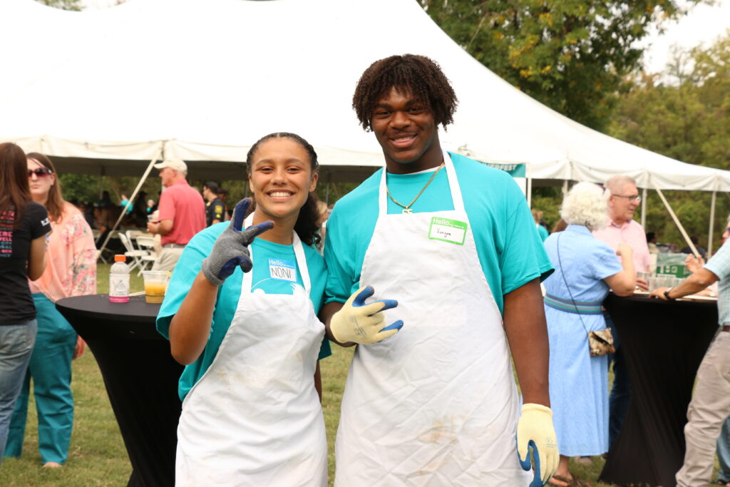click to learn more about Riverfest Volunteering!