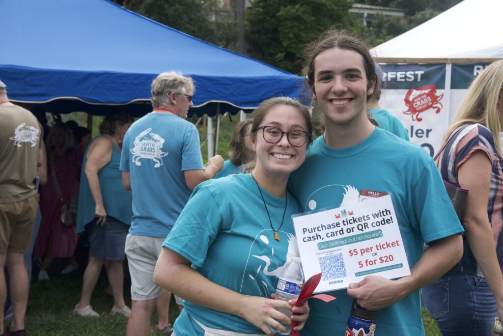 click to learn more about Riverfest Volunteering!